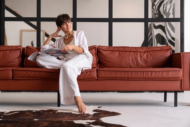 Jak wybrać idealną sofę na wymiar do Twojego salonu?